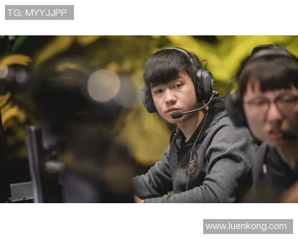 高校联赛特别报道：RNG从逆境中崛起的奋斗历程与荣耀时刻