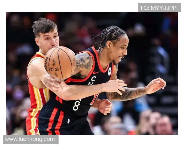 公牛队在季后赛中以四比二战胜老鹰队成功晋级展现强大实力