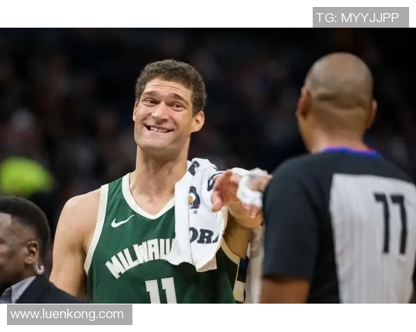 布鲁克洛佩斯：从NBA巨星到篮球战术大师的华丽转身