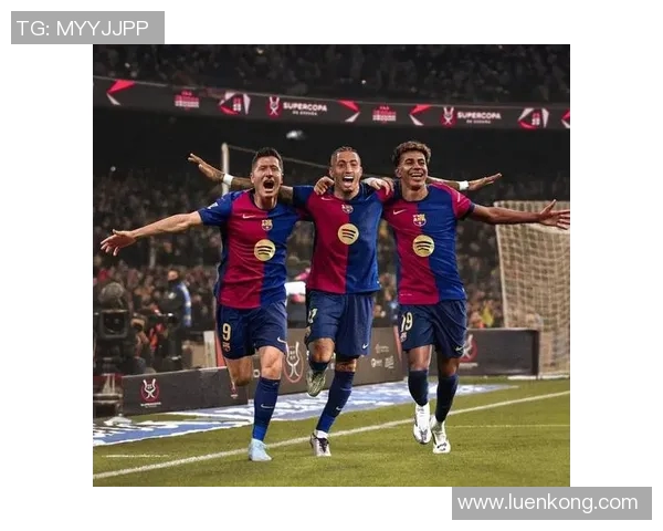 莱万领衔球队冲击新赛季目标球迷期待他的精彩表现与进球记录刷新 莱万领衔球队冲击新赛季目标球迷期待他的精彩表现与进球记录刷新