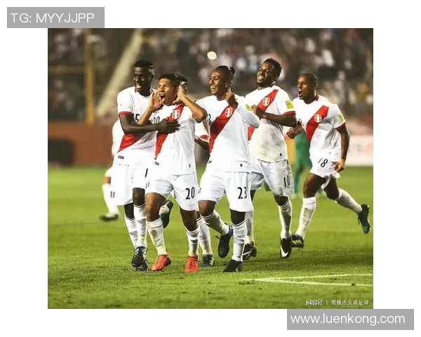 荷兰与秘鲁展开友谊赛期待两队精彩对决与球迷互动 荷兰与秘鲁展开友谊赛期待两队精彩对决与球迷互动