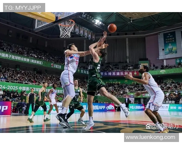 2018年CBA新疆队与吉林队激战回顾精彩瞬间与赛季亮点分析