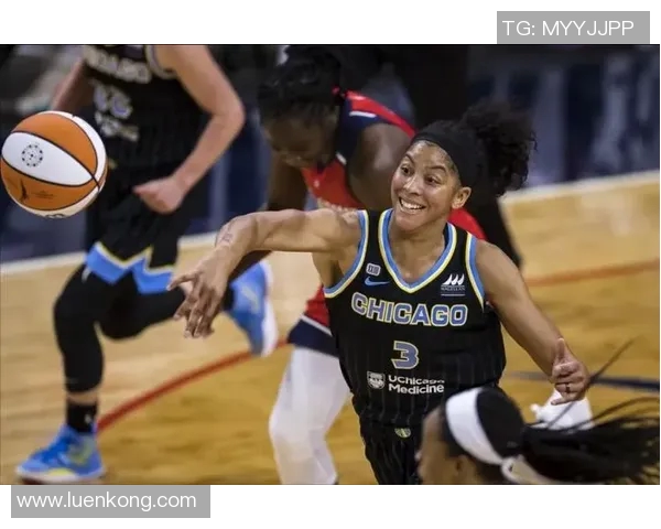 2017年WNBA季后赛火花队与天空队激战回顾与精彩瞬间分析