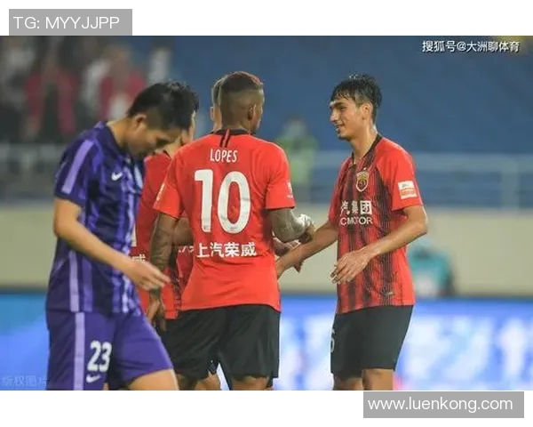 上港与建业激战正酣文字直播全程为您呈现精彩瞬间