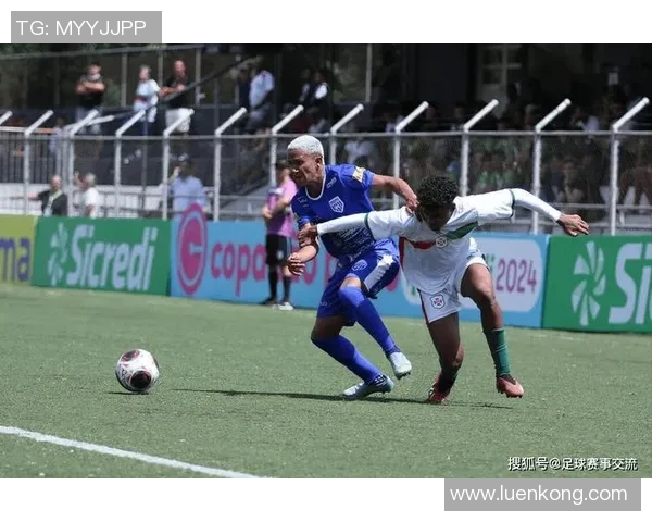 天狼星与哈尔姆斯塔德的激烈对决揭示足球战术与团队合作的重要性 天狼星与哈尔姆斯塔德的激烈对决揭示足球战术与团队合作的重要性