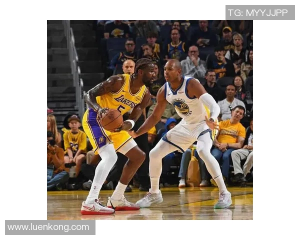 湖人热火激战正酣NBA赛场精彩瞬间回顾与分析