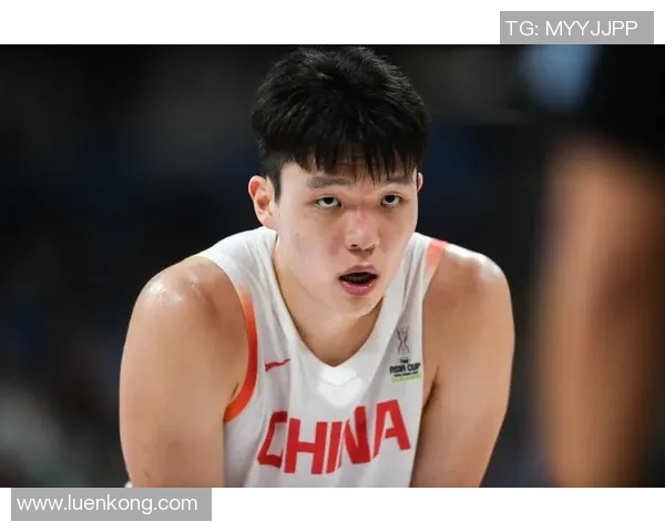 周琦在国际篮球舞台上的崛起与挑战：从青涩新星到顶尖中锋的奋斗历程