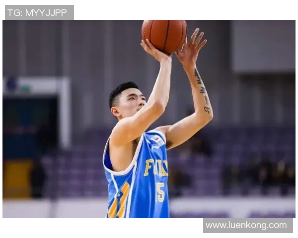 陈林坚:从青涩少年到篮球场上的璀璨明星之路揭秘 陈林坚:从青涩少年到篮球场上的璀璨明星之路揭秘