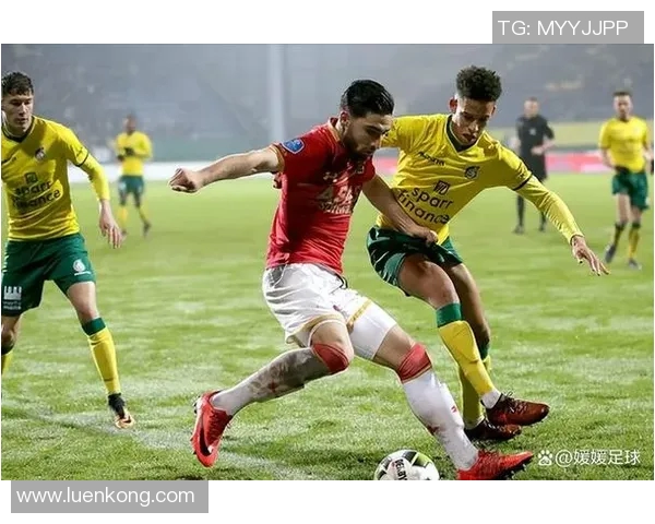 汉堡队与费耶诺德的激烈对决展现足球魅力与战术智慧的巅峰较量 汉堡队与费耶诺德的激烈对决展现足球魅力与战术智慧的巅峰较量