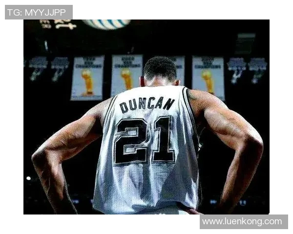 赫伯特琼斯的篮球之路与成就：从新秀到明星的成长历程