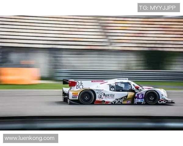 武汉足球队在世锦赛中的比赛经验与表现分析与点评